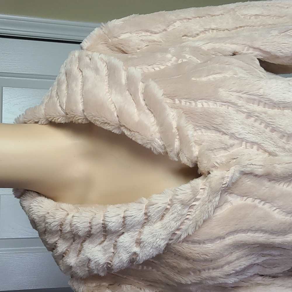 Ladies Jacket - Picture 2 of 9